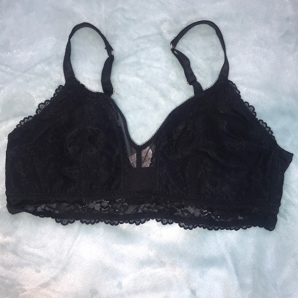 NWT SAVAGE X FENTY BRALETTE